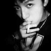 qq个性男生黑白头像总想回到你身边