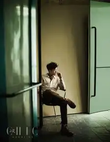 郑恺登杂志封面黑白大片尽显质感男人魅力