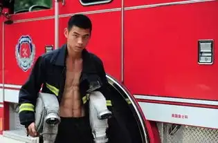 励志丨超级变变变,杀马特入伍变身型男靓妹