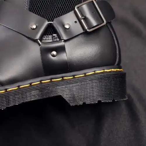 马丁靴男女高帮真皮英伦风中帮扣带复古皮短靴潮流切尔西靴