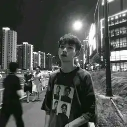 黑色系男头我还在这等你.
