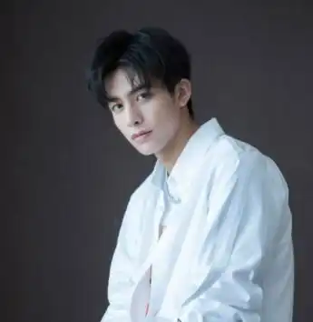 内娱八位高颜值男星,许凯肖战罗云熙谁的颜值最养眼