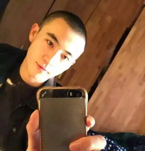 适合亚洲型男发型,当属这个,阳光指数爆表啦