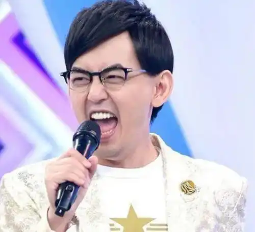 黄子佼风波后首发声,7字回应多重含义,和大小s如真人黑暗荣耀