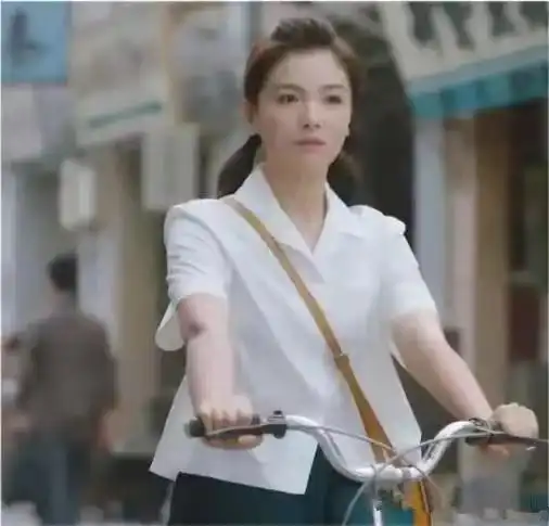 槽点与赞誉齐飞,狗血共励志一色,星辰大海意外火了