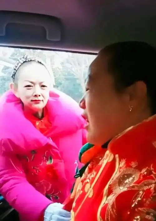 1月6日河南38岁男子8万彩礼迎娶54岁大妈被要2万下车费,后来怎样