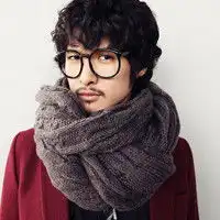 戴围巾男生头像戴围巾的时尚帅气男生