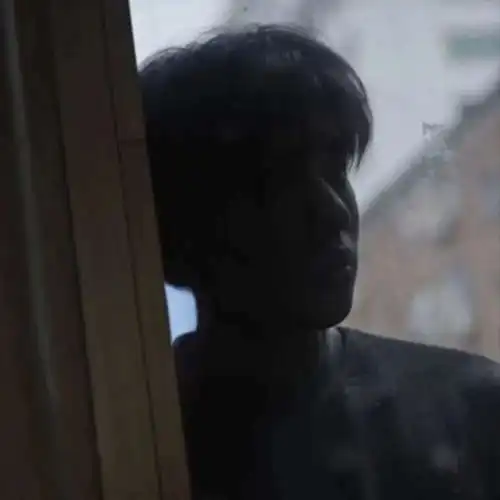 男生头像见过花开的人便懂得风的温柔