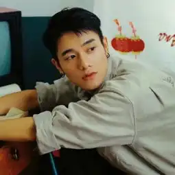 伤感意境时尚男生头像我很爱你