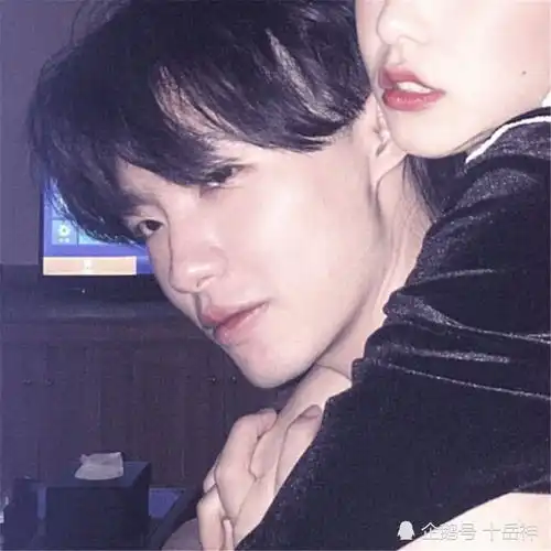 异性相处,女人开始有这三个反常表现,说明这男人已经走进你内心