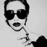 超拽的女生头像抽烟微信头像图片大全