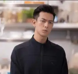 你的七月男友已上线,跟李现学暗黑男友风穿搭,又a又酷好迷人