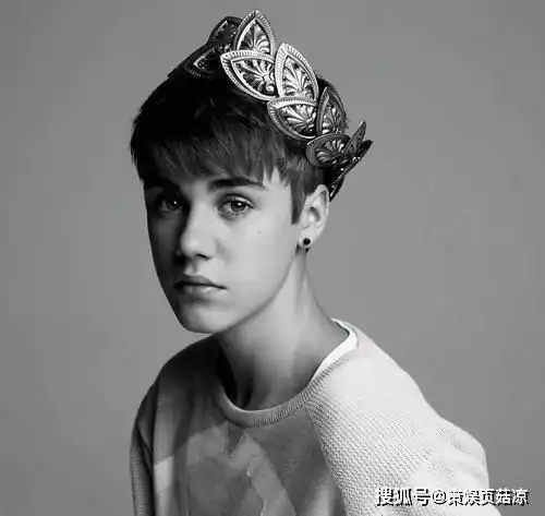 比伯眼神对比反差太大,年少成名代价惨重,兜兜转转收获真爱