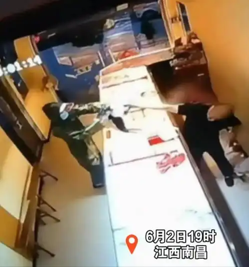 金店遭抢劫田某男,38岁被抓