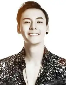 陈伟霆封面过于震撼,女装硬穿出一身霸气,小脸蛋气质太刺眼