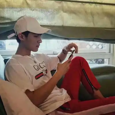 林鹤居颓废夜晚暗黑男神男生头像