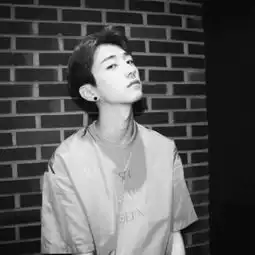 帅哥头像高清冷酷黑白2018最新从不善忘从不原谅