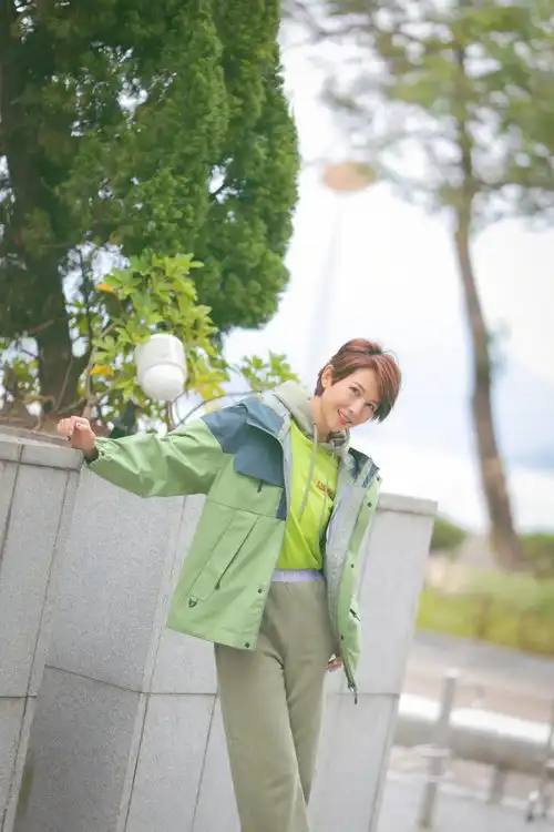 蔡少芬洪欣陈法蓉晒闺蜜合影闺蜜三人贴贴感情好