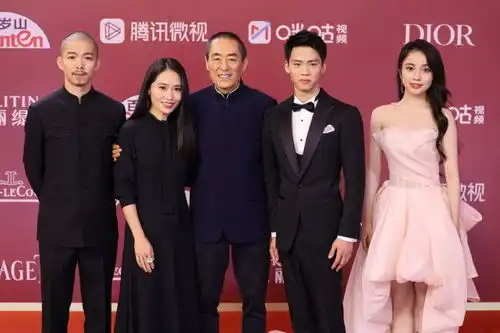 张艺谋新片狙击手亮相上影节,一水黑衣男星吸睛,3搭张译仅客串