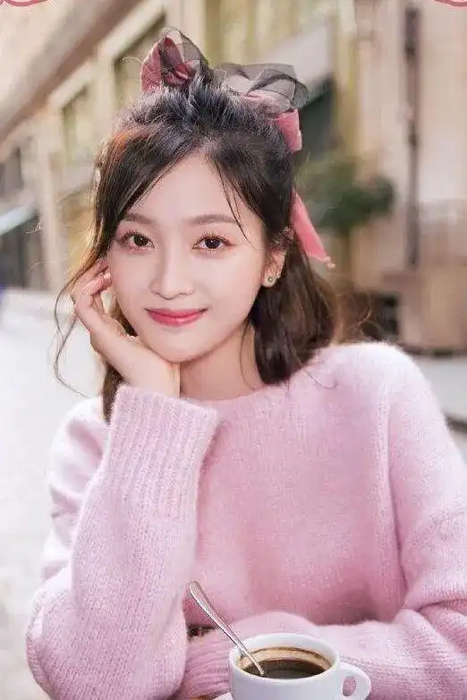 女星年度造型范冰冰太辣眼,赵露思最终赢家