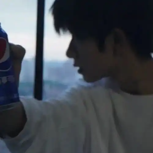 真人男头人要先感到幸福,才能看到玫瑰