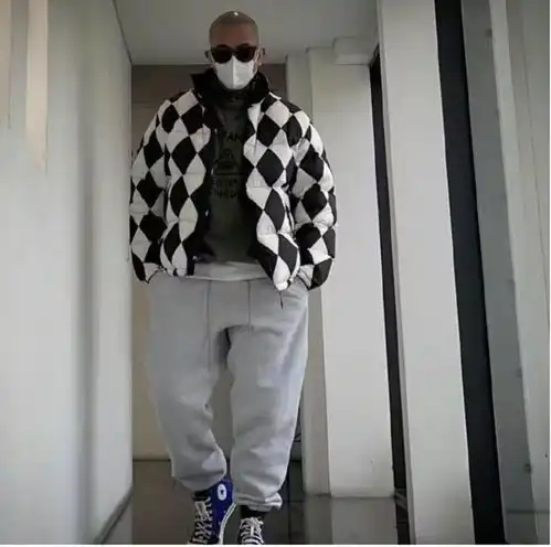 大曲线近照曝光和光头在亲妈生日会上秀恩爱,幸福肥变化大