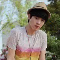 带鸭舌帽男生头像黑白微信头像图片大全