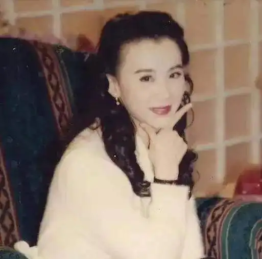 台湾第一美女萧蔷凭身材颜值出名,经历十几个男人怀不上孩子