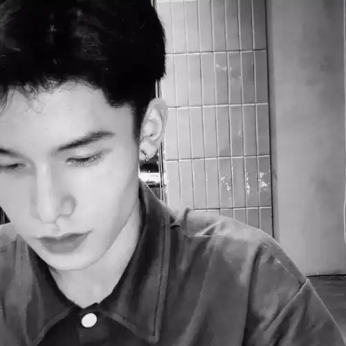 今日头像我就是无法讨厌一个有眼光的人