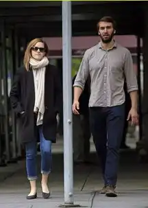 emma新恋情曝光,男友帅我一脸从童星到女神,她是如何一步步蜕变