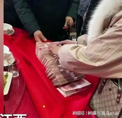 太过分了男方拿不出50万彩礼,女方家人生生拖走女儿,这合适吗