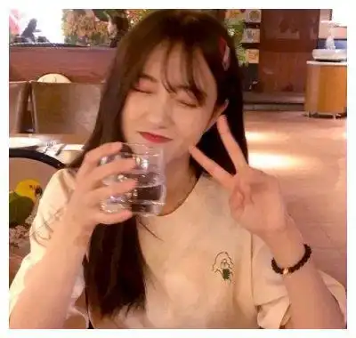 异性朋友关系再好,如果频繁做这三件事,女人就会对你动情