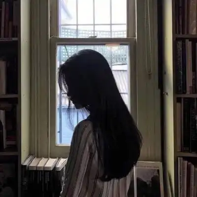 极度伤感颓废女生头像孤独堕落微信女头