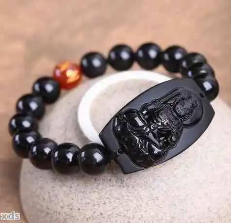 和田玉与黑曜石两种宝石的对比与佩戴技巧