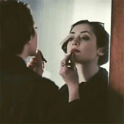 有心事的女生头像,伤感孤独的女生没有了气质