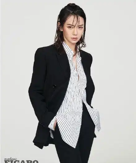 打破性别界限,李冰冰帅气男装引热议盘点那些穿过男装的女星们