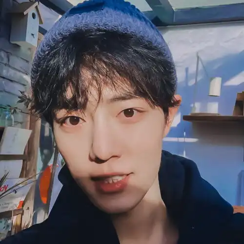 肖战那些年的绝美自拍图片,小飞侠必备,重庆的那朵野玫瑰始终让人心动,