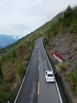 即梦ai这个视角的天空真的太绝了压迫感极强的自然景观好看的背景图治愈系风景