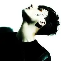 没有你我的生活还得继续拽拽的黑白男生头像