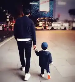 靳东儿子这睫毛真的可以当扇子用