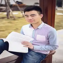 逆境飞翔访卓越学生奖获得者谢胜