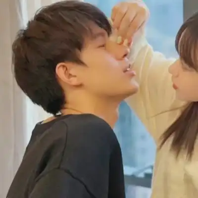 2022最火一男一女情头超级好看希望能有人温柔地接住你的疲惫