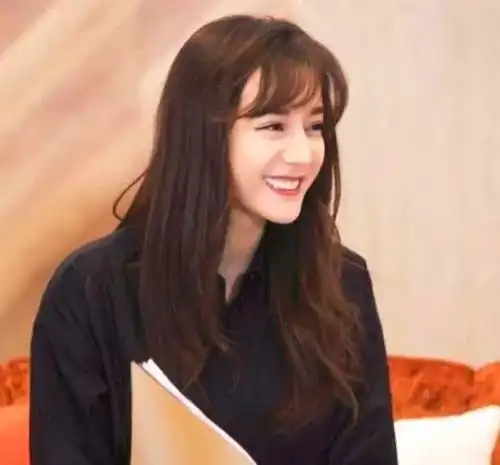 章子怡新刘海气场全无,这3位的刘海显少女,而她们没认出