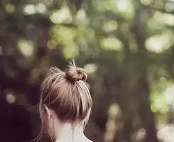 谁给我找一些女生用的头像啊伤感一点的动态静态都要多一点不要网址