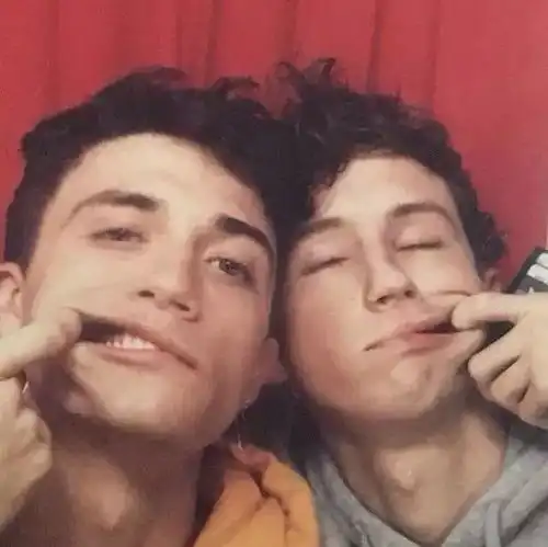 头像壁纸初次相遇,一见钟情