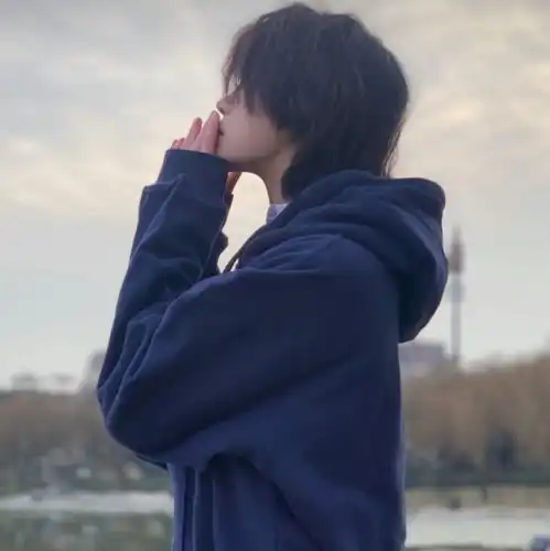 真人男生头像苦尽甘来的那一天,山月星河都为你化作赞