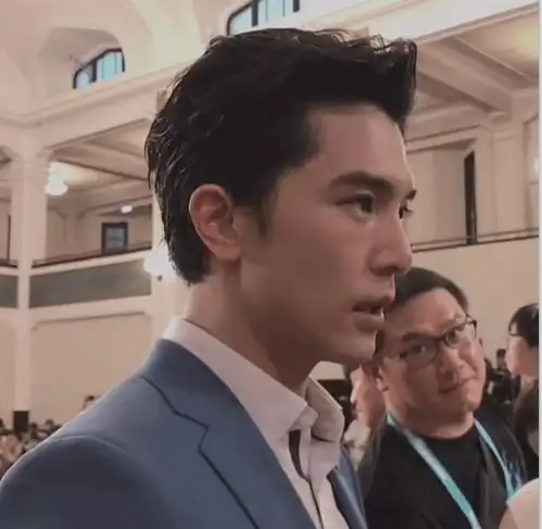 绿过罗志祥,甩过唐嫣杨丞琳,邱泽凭啥让7位女神着迷