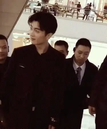 陈晓西服造型一览,从俊朗少年到魅力大叔,男性魅力让人招架不住