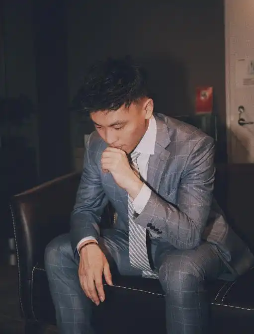 肌肉帅哥的正装写真因太帅被网友盗用,这个宝藏男孩我真的爱了