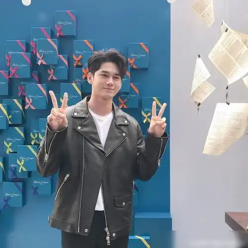 邕圣祐皮衣皮裤太诱惑,男性荷尔蒙爆发,少女终结者开启狩猎模式